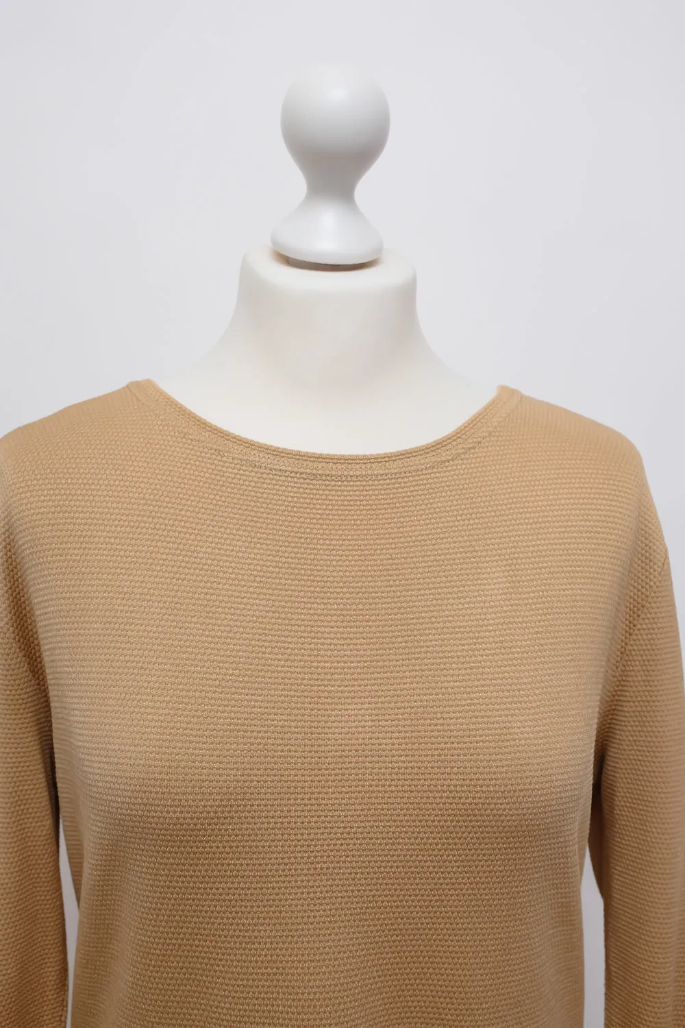 0050_ESCADA BEIGE SILK SWEATER