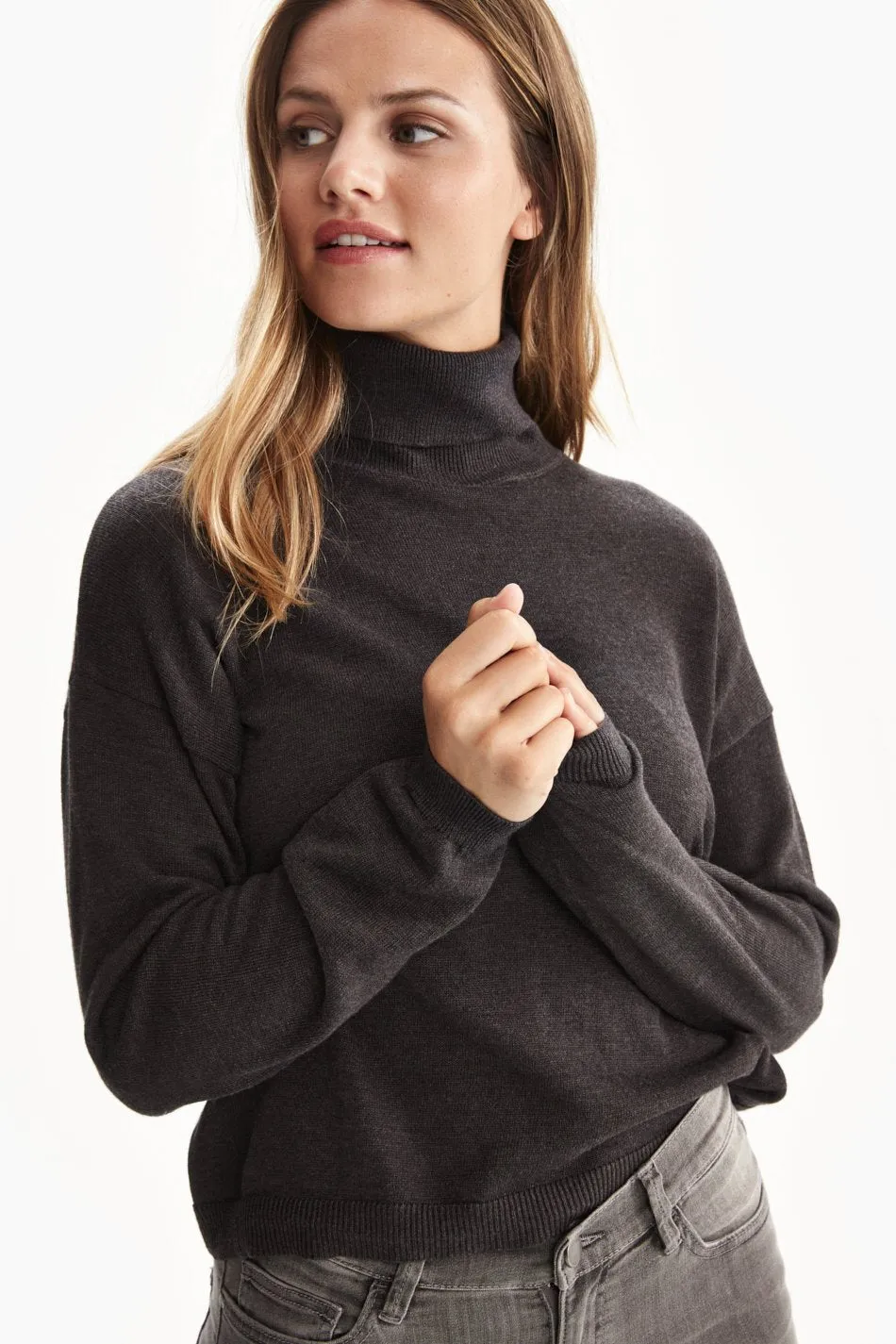 COZY  TURTLE NECK TOP