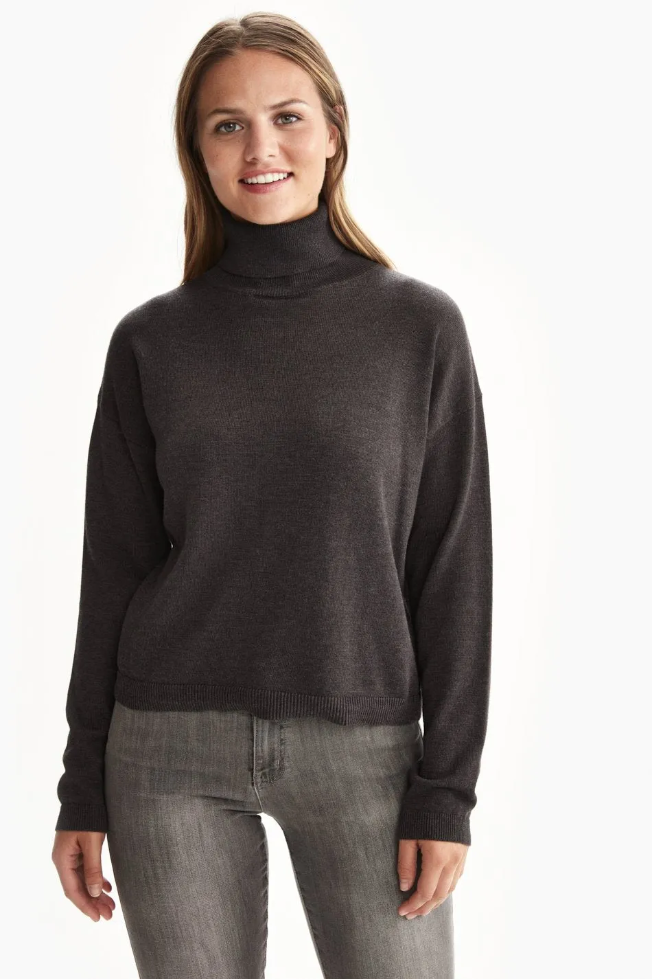 COZY  TURTLE NECK TOP