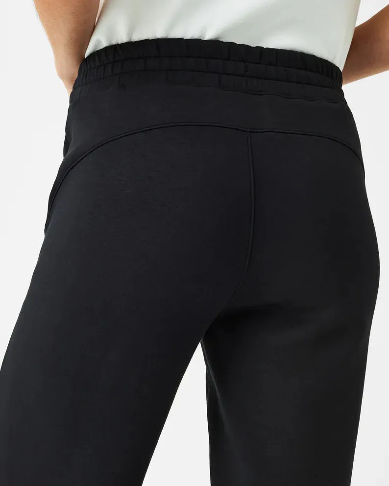 Spanx AirEssentials Tapered Leg Pant In Black